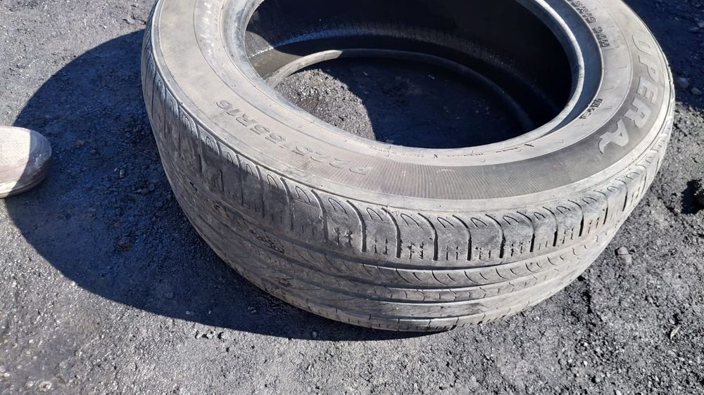 Продам шины 3 штук.