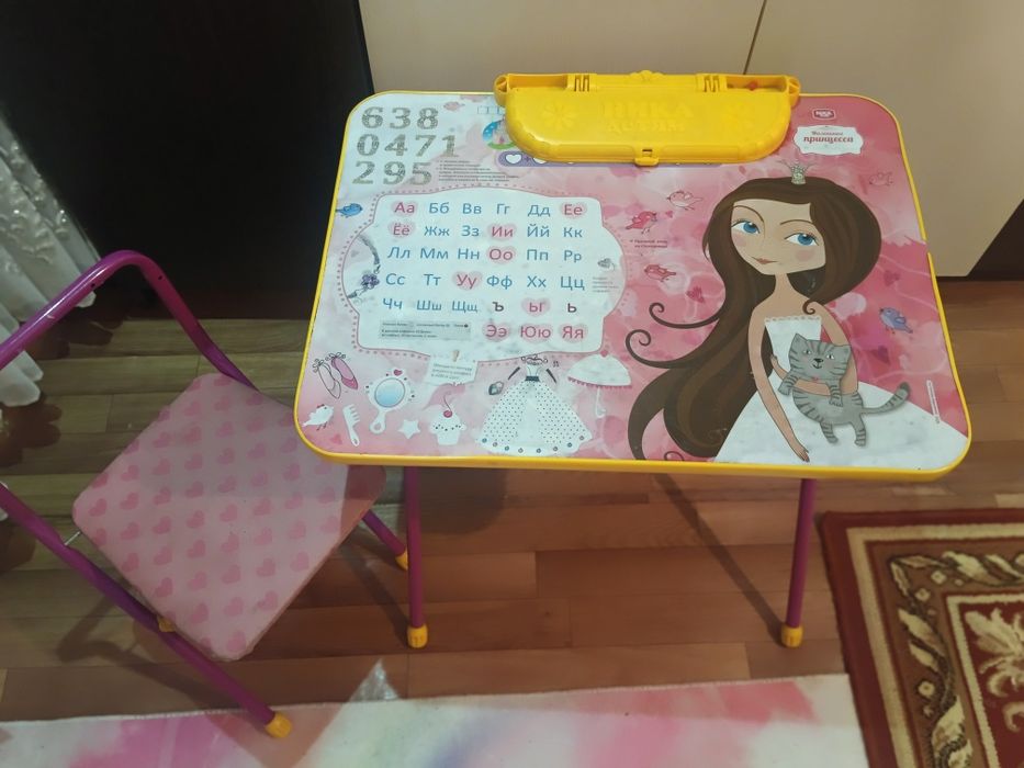 Детская парта для девочек