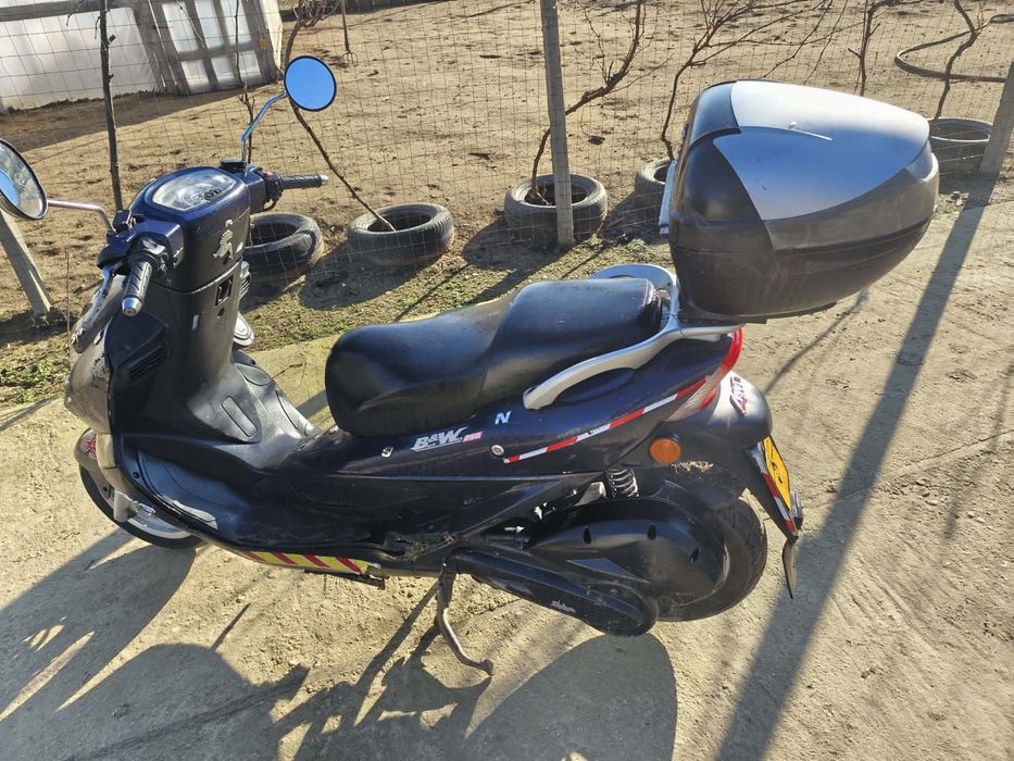 :-Kymco.   40 de milioane - Negociabil