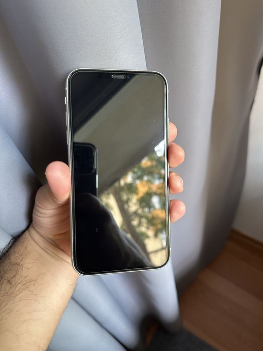 iPhone 11 white cutie