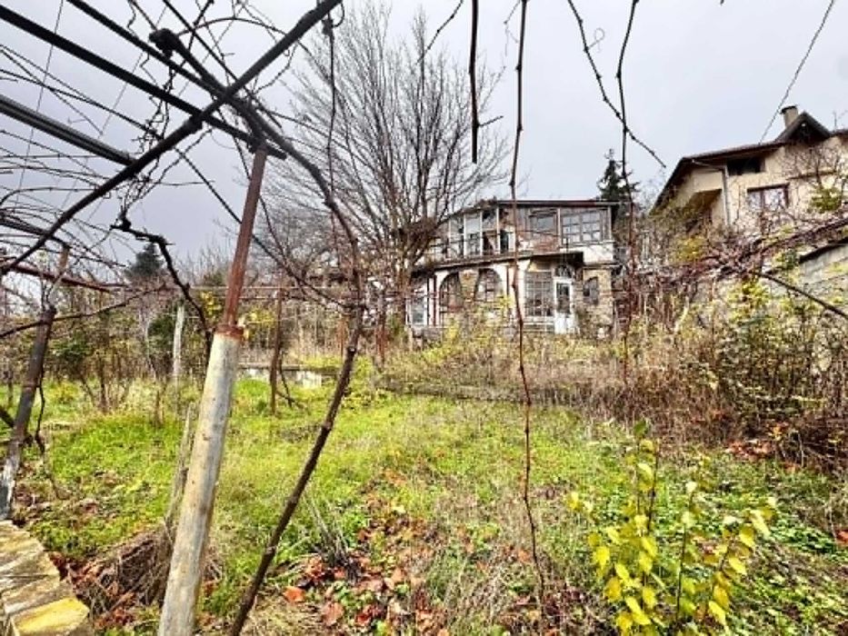 Продава поземлен имот 801 кв.м. в град Варна, м-т Планова (на граница с кв. Възраждане 4)
