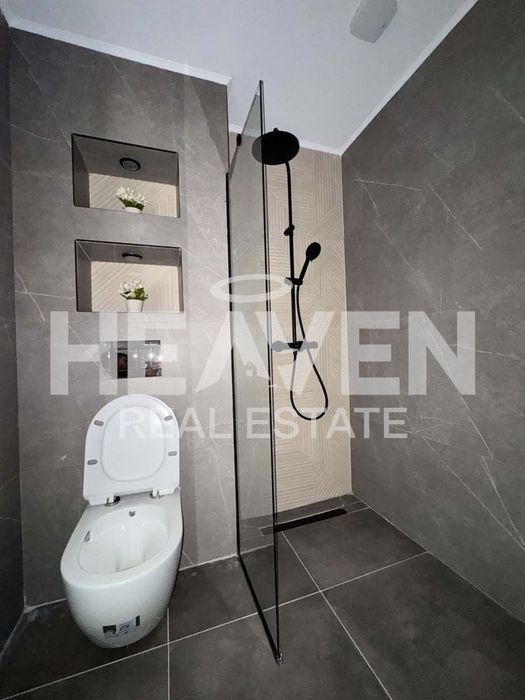 Продава се Тристаен апартамент в Пловдив, Остромила - 105 кв.м за 1696 €/кв.м - Снимка #8