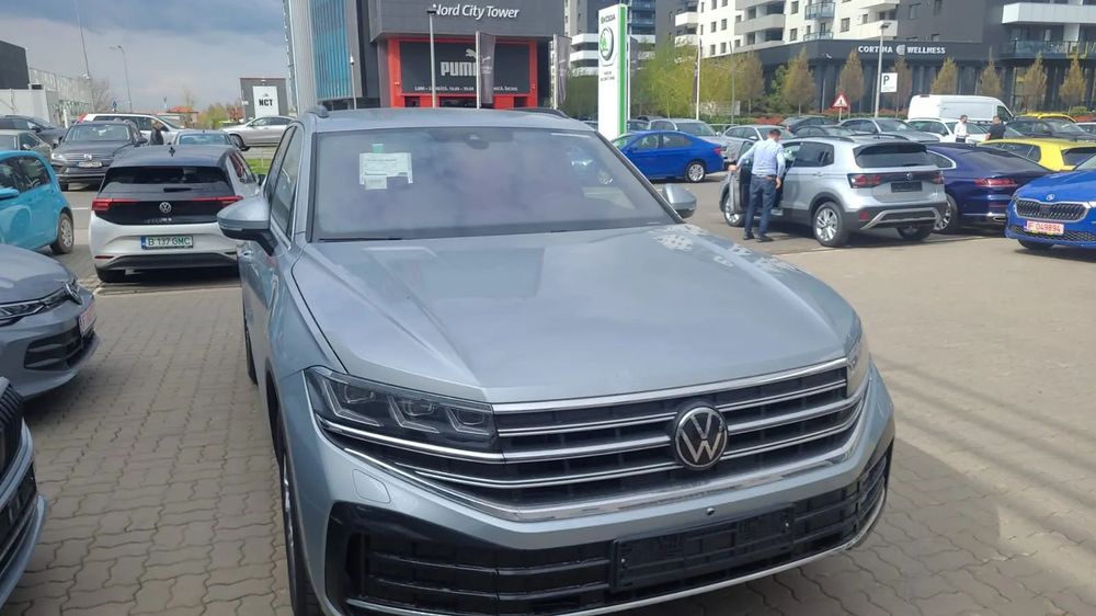 Volkswagen Touareg VW Touareg Elegance nou ,cu optiuni extra, 286 CP, 580km, in garaj.