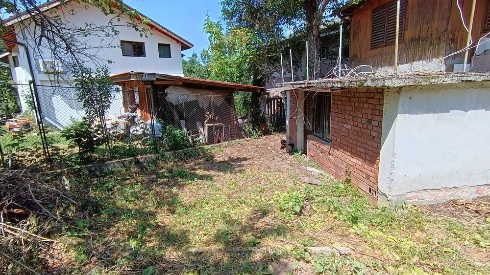 Продава се Къща в с. Кладница, Област Перник - 446 кв.м за 188 €/кв.м - Снимка #11