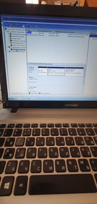 Samsung noutbook sotiladi. 8/240ssd. core i5 3230