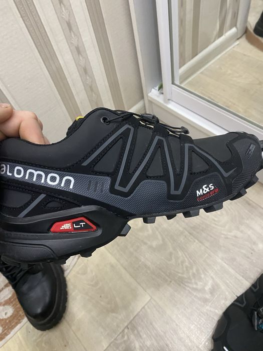 Зимние кроссовки