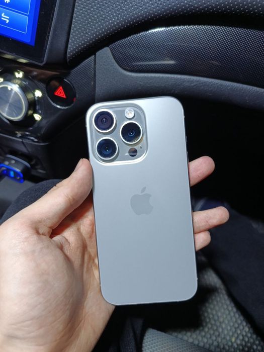 Iphone 15 pro natural