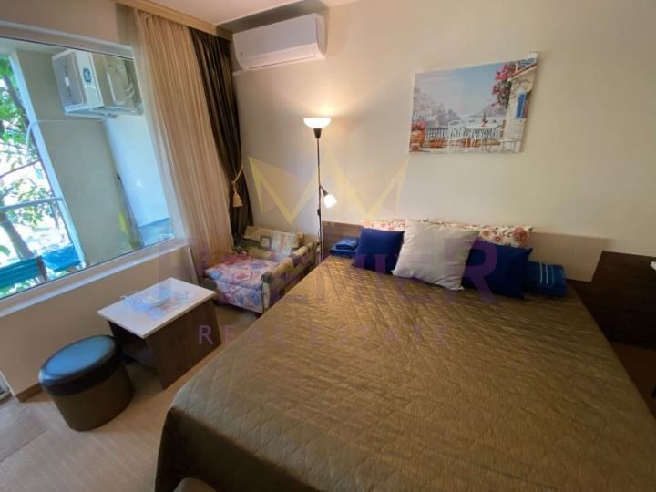 Дава се под наем Едностаен апартамент в к.к. Св.Св. Константин и Елена - 32 кв.м за 357 € - Снимка #2