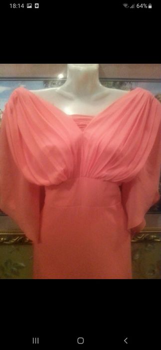 Платье очень красивое, в отличном состоянии! Размер 46.писать в тг