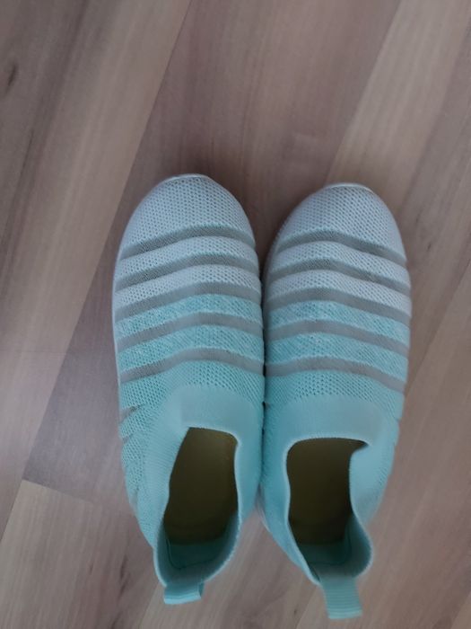 Кроссовки б/у для девочки, 30-31 размер