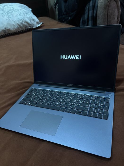 Продам ноутбук Huawei MateBook D 16 Intel Core i5-13420H
