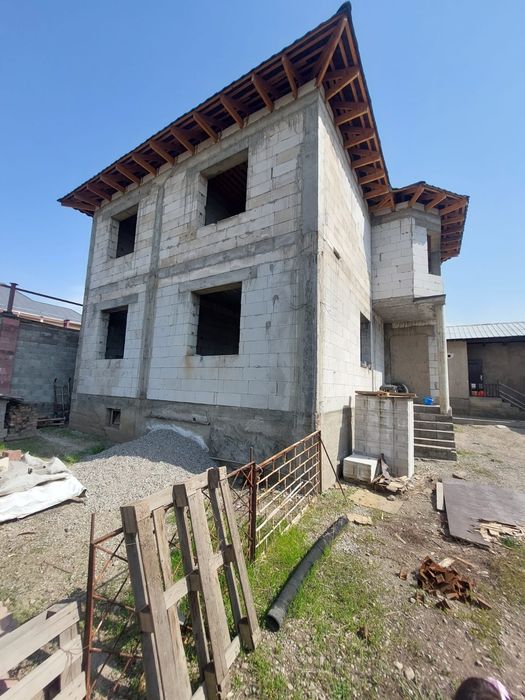 Продам дом в мкр Акжар