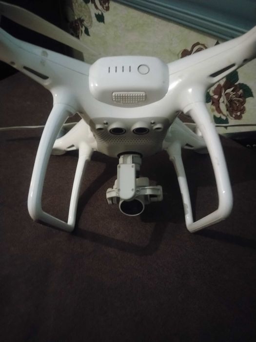 Дрон DJI Phantom 4