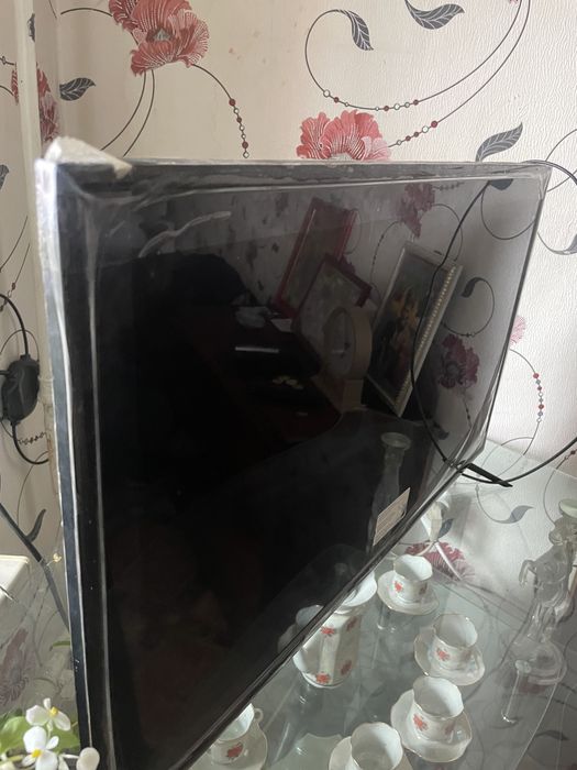 Продам Телевизор Smart Tv