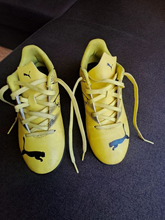 Бутонки за момче