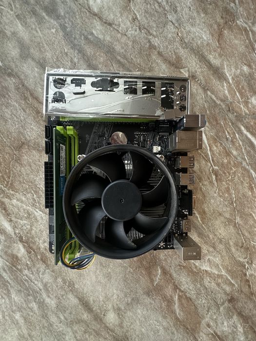 MicroATX H310 core i5 9400 Azu 8gb srochna sotiladi. Motherboard IPASO