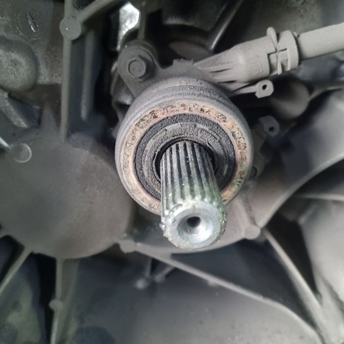 Cutie de viteze manuala Nissan Qashqai Facelift 1.6 Dci 2010 - 2013 130CP Manuala 6 ...