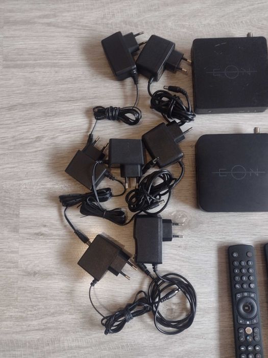 LOT 8 броя EON Android TV BOX