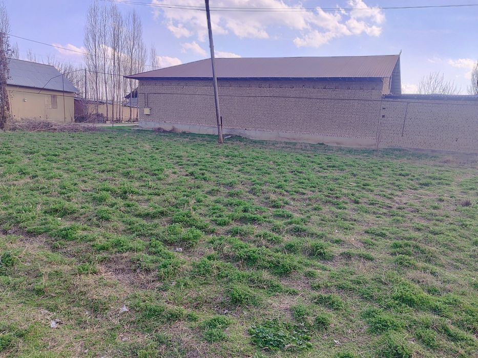 Участка сотилади