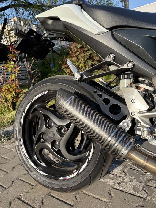 Vând Honda CB1000R