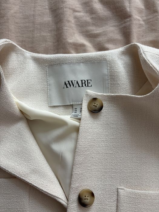 Ново дамско сако Aware