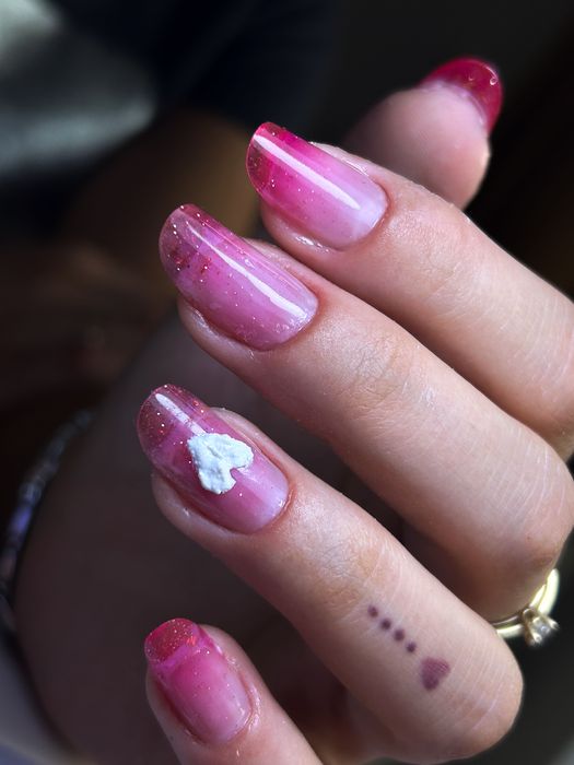 Caut fete pentru programari la manichiura - preturi accesibile