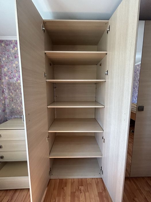 Срочно продам спальный гарнитур