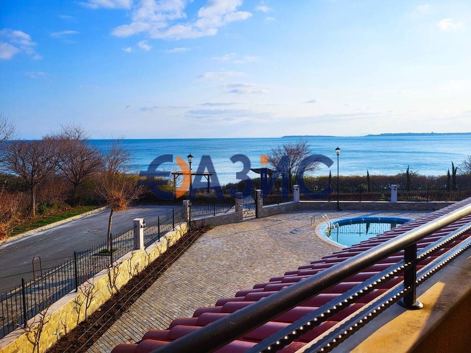 Първа линия море – Апартамент с 2 спални в „Coastal Dreams“, Свети