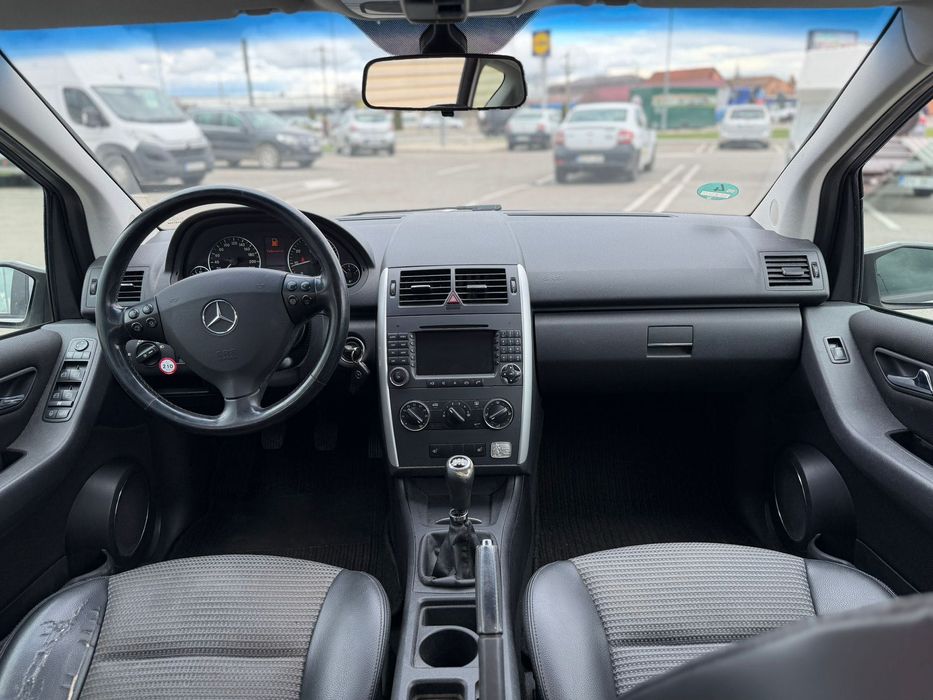 Mercedes A Klasse/benzina/navi/pano/full/AVANTGARDE