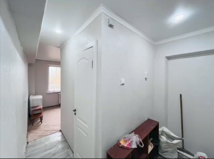 Левкас, шпаклёвка, Покраска стенМолдинги,