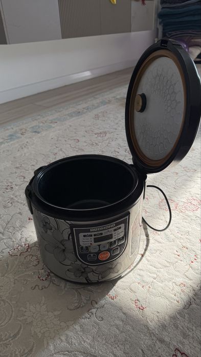 Мультиварка Redmond