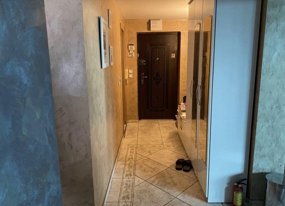 Тристаен за продажба в кв.Люлин 8