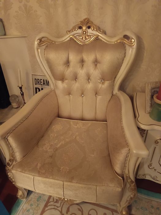 Vând mobilier living imperial stil baroc, model unicat