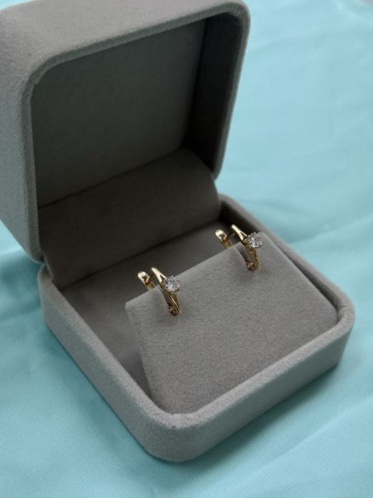 Золотые серьги с фианитами