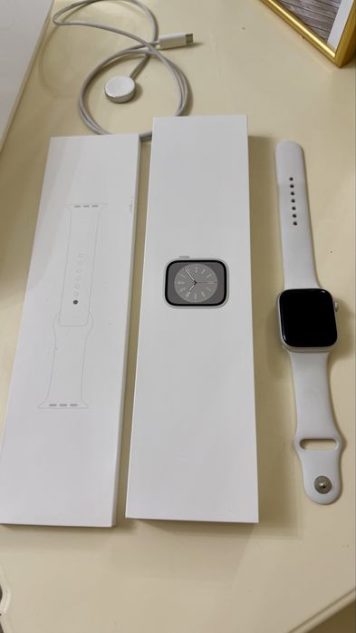 Продаю: Смарт-часы Apple Watch Series 8 , 45 мм