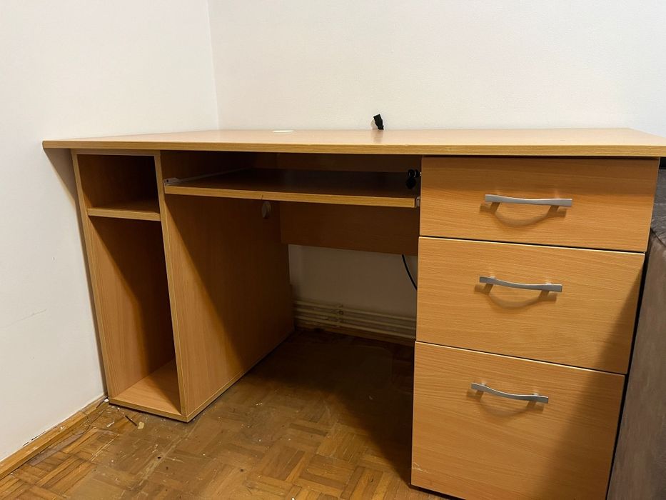 Masa de birou din lemn masiv