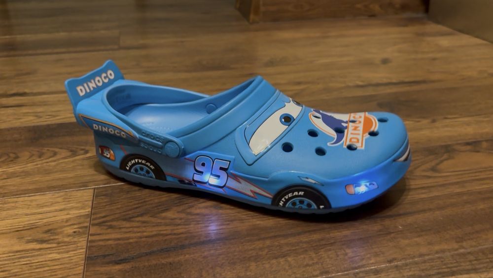 Crocs x Cars McQueen Dinoco marime 45-46