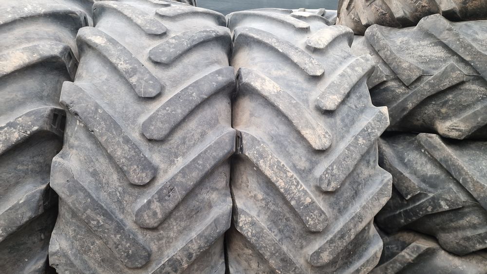 CAUCIUCURI Încărcător 17.5R24 (460/70R24) marca Alliance