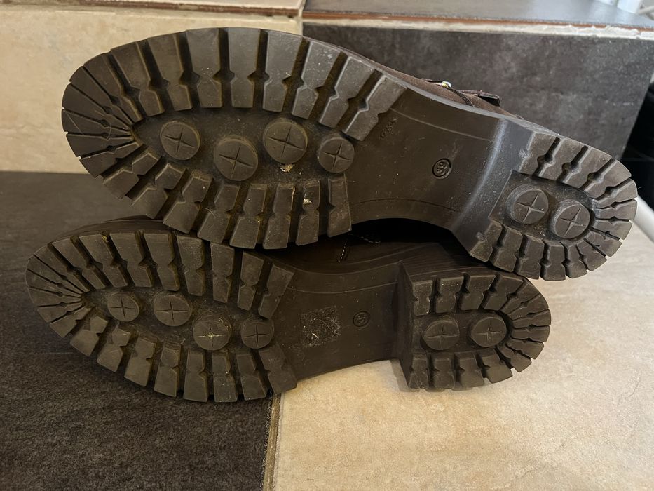 Ghete piele intoarsa, 39