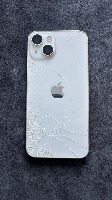 Продам айфон 13.