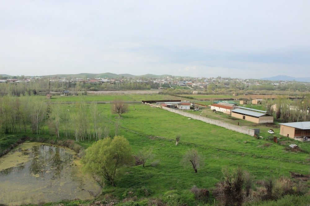 Паркентда нотурар жой сотувда 4.32 гектар,  2 та кадастр