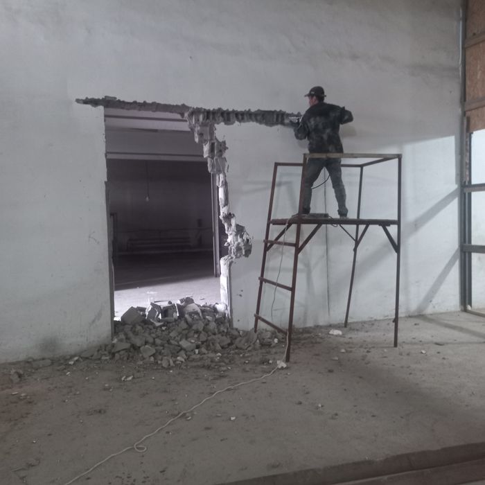Демонтаж разбор стяжки стены домов