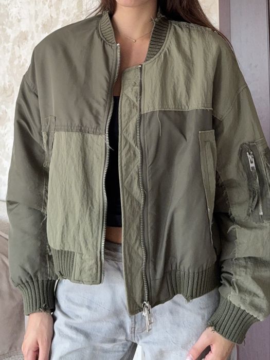 Яке бомбер Zara