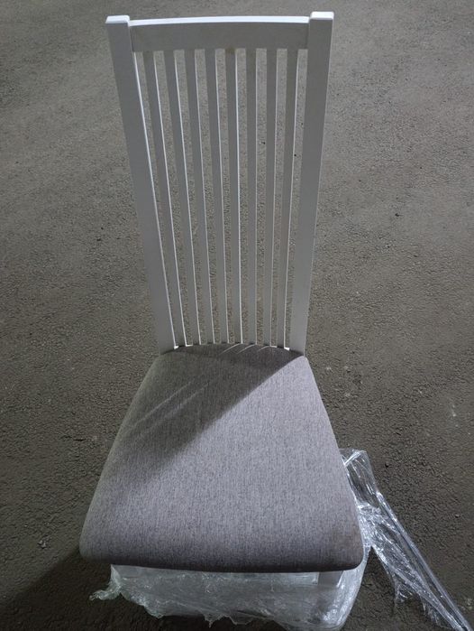 Стул белый состояние хорошее