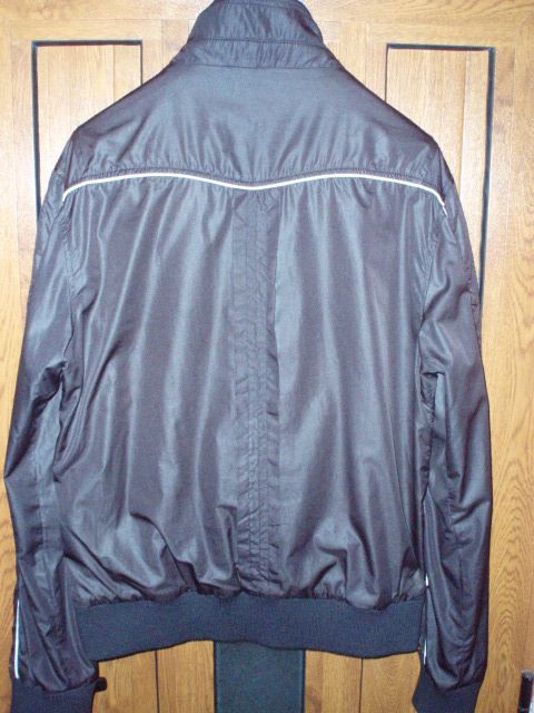 яке на Chilli Red