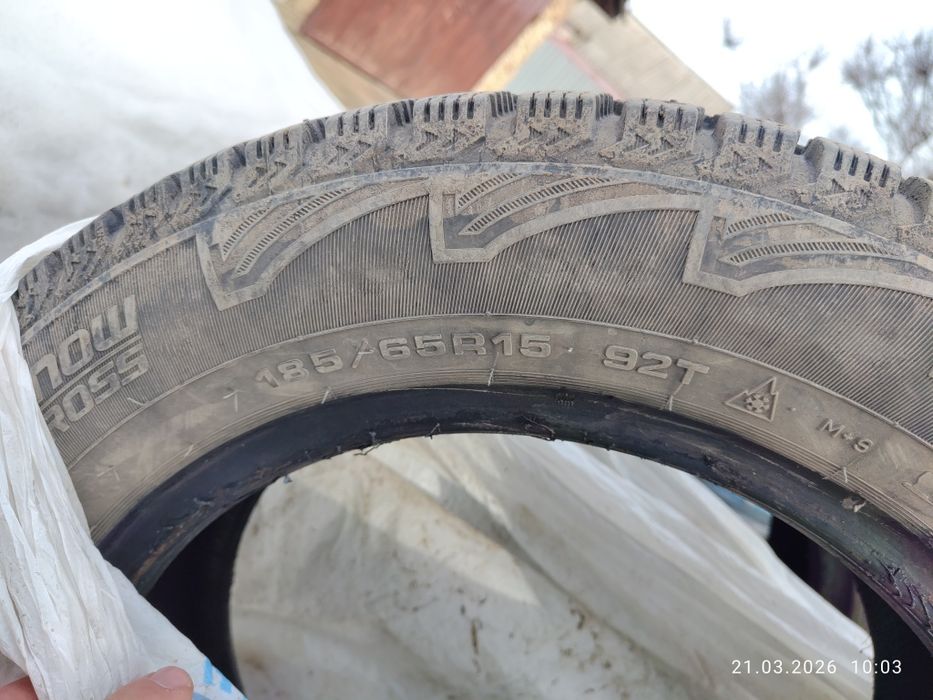 Продам комплект зимних шин 185/65R15