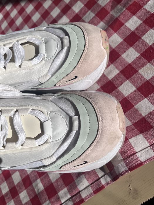 Маратонки NIKE ……