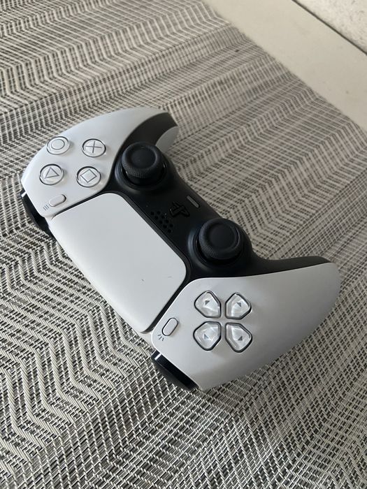 PS5 Disc Edition+ FIFA 20