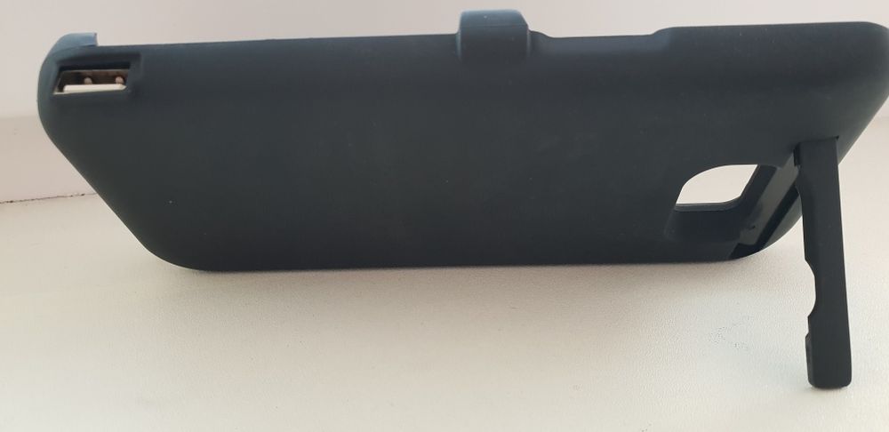 Продам чехол зарядник