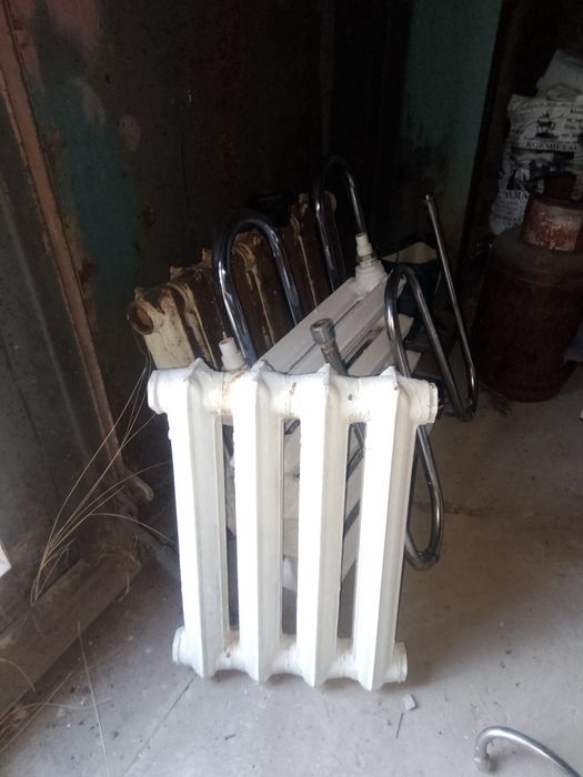 Продам Батарея секций 2000 т